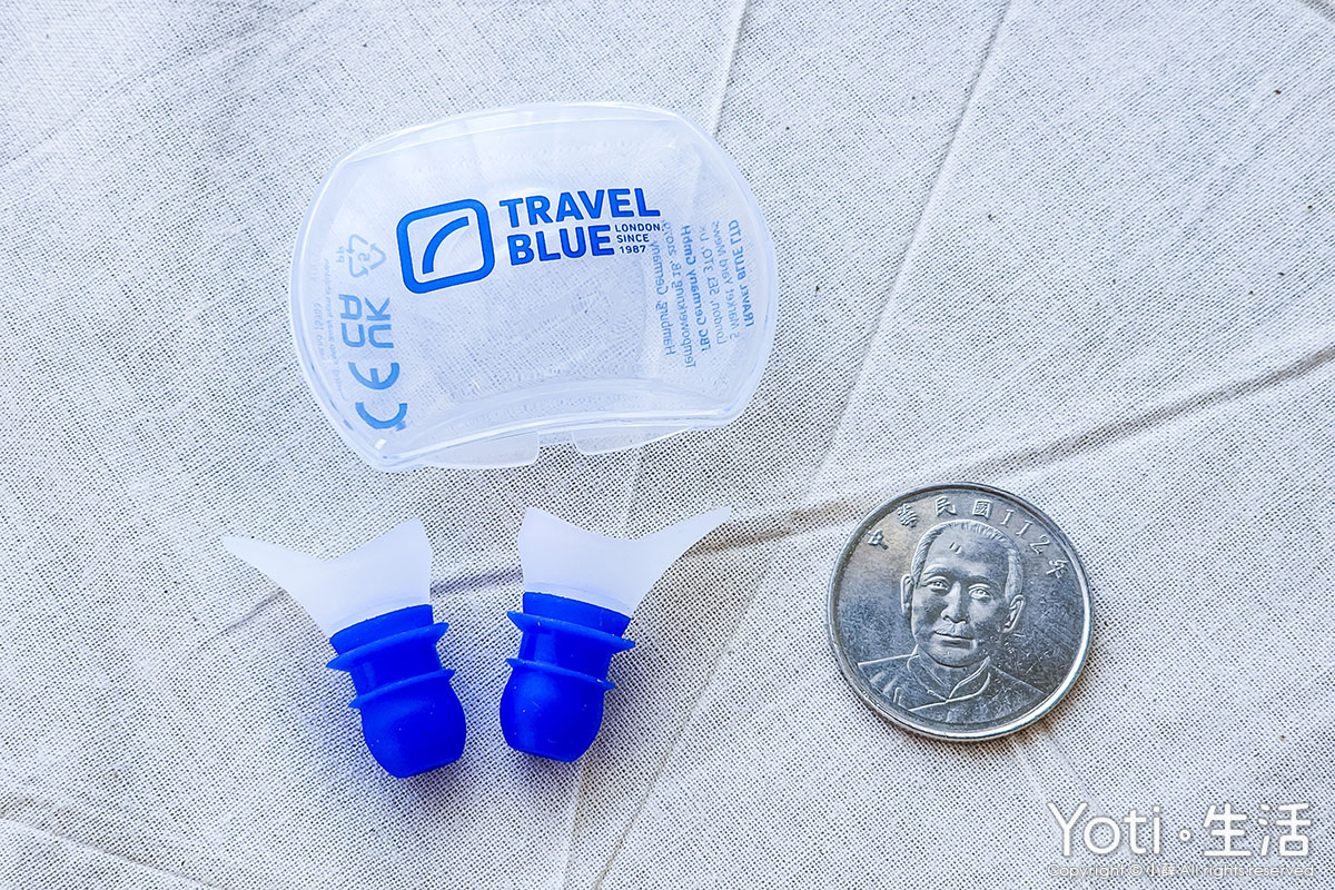[小薛開箱] Travel Blue 藍旅 | 親膚烤漆斜背包+寧靜頸枕，讓旅途更舒適！