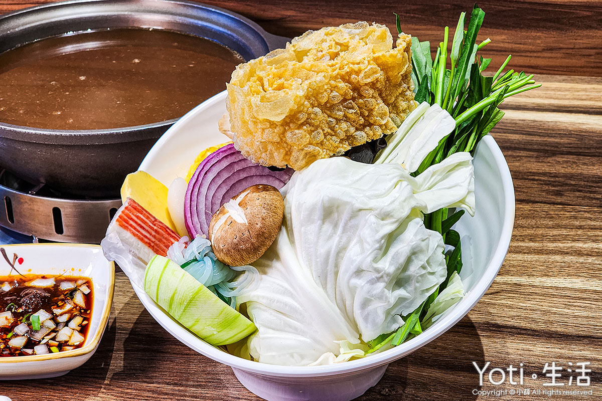 [花蓮食記] 阿德師烏骨雞健康廚房 | 補起來！藥膳養生鍋暖到心