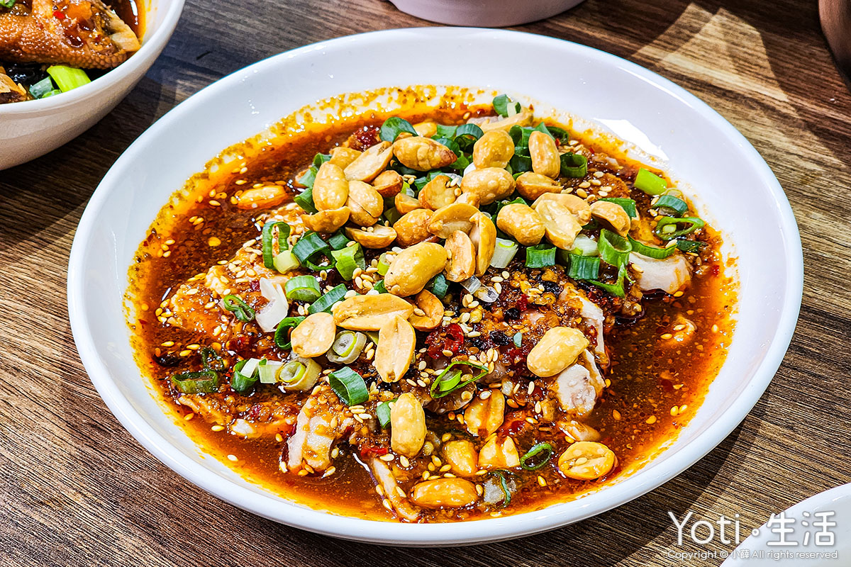 [花蓮食記] 阿德師烏骨雞健康廚房 | 補起來！藥膳養生鍋暖到心