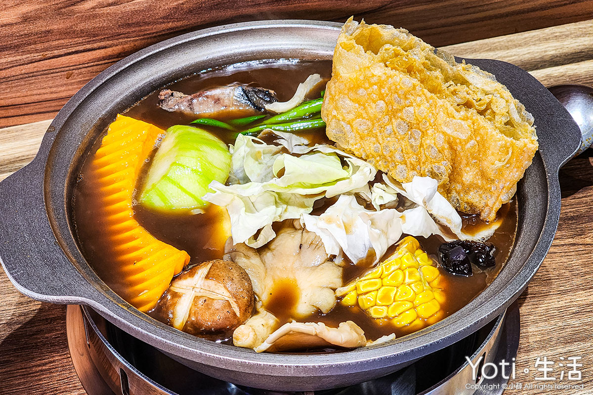 [花蓮食記] 阿德師烏骨雞健康廚房 | 補起來！藥膳養生鍋暖到心